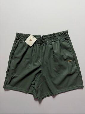 NWT Fabletics Vegan Leather High-Waisted Short, Green, Size M